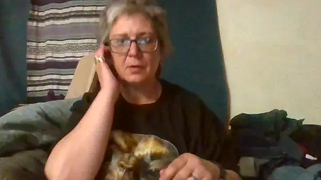 Snapshot of becky1111 chatting on 21, 4, 2026 becky1111 online show from 21, 4, 2026