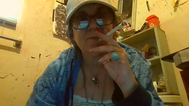 Snapshot of becky1111 chatting on 24, 4, 2026 becky1111 online show from 24, 4, 2026
