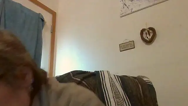 Snapshot of becky1111 chatting on 4, 5, 2026 becky1111 online show from 4, 5, 2026