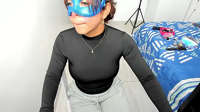 Snapshot of katia_Gray2 chatting on 4, 2, 2026 katia Gray2 online show from 4, 2, 2026