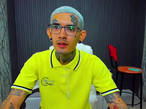 Boy tatto77 online show from 17, 12, 2025