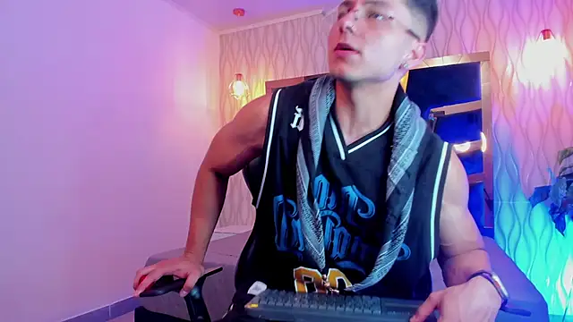 Snapshot of Noah_Clarkk chatting on 6, 3, 2026 Noah Clarkk online show from 6, 3, 2026