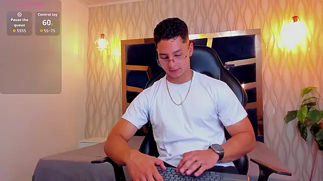 Snapshot of Noah_Clarkk chatting on 7, 3, 2026 Noah Clarkk online show from 7, 3, 2026