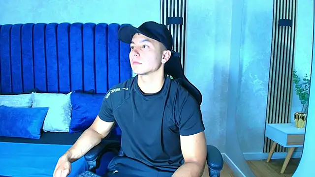 Noah Clarkk online show from 22, 6, 2026