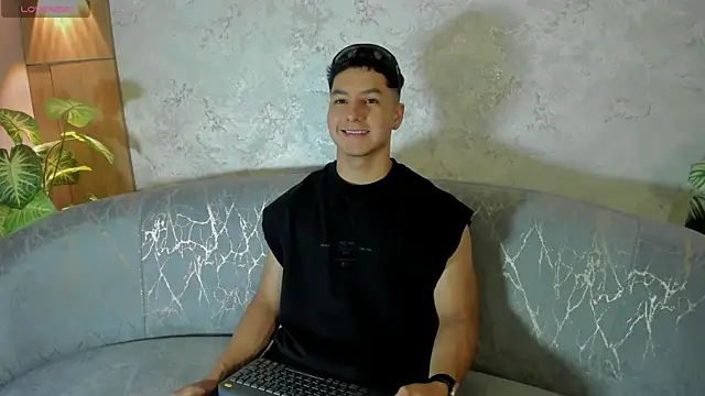 Noah Clarkk online show from 27, 6, 2026