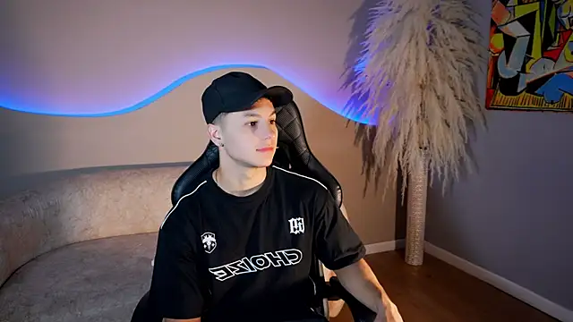 Noah Clarkk online show from 18, 7, 2026