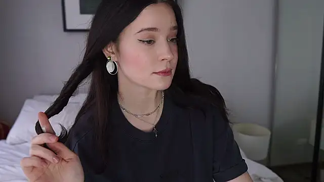 Snapshot of bonjour_nihao_hello chatting on 7, 3, 2026 bonjour nihao hello online show from 7, 3, 2026