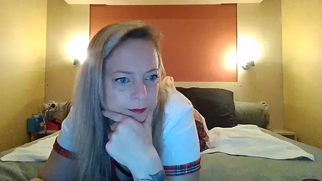 Snapshot of Miss-Chupagirly chatting on 13, 1, 2026 Miss-Chupagirly online show from 13, 1, 2026