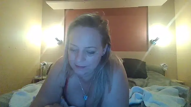 Snapshot of Miss-Chupagirly chatting on 15, 1, 2026 Miss-Chupagirly online show from 15, 1, 2026