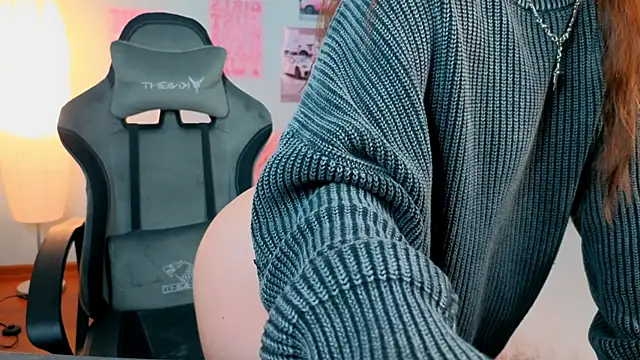 Snapshot of fallin_lovee chatting on 2, 2, 2026 fallin lovee online show from 2, 2, 2026