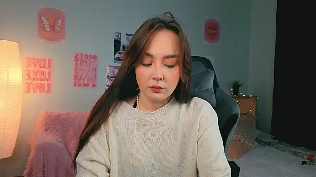 Snapshot of fallin_lovee chatting on 6, 2, 2026 fallin lovee online show from 6, 2, 2026