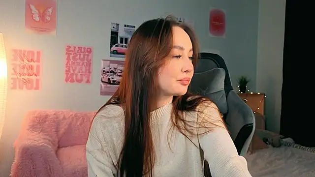 Snapshot of fallin_lovee chatting on 8, 2, 2026 fallin lovee online show from 8, 2, 2026