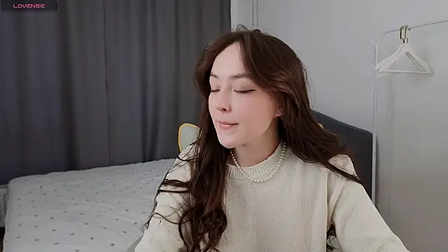 Snapshot of fallin_lovee chatting on 6, 3, 2026 fallin lovee online show from 6, 3, 2026