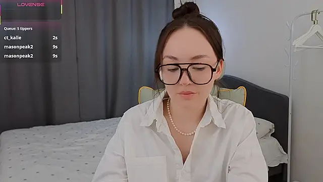 Snapshot of fallin_lovee chatting on 7, 3, 2026 fallin lovee online show from 7, 3, 2026