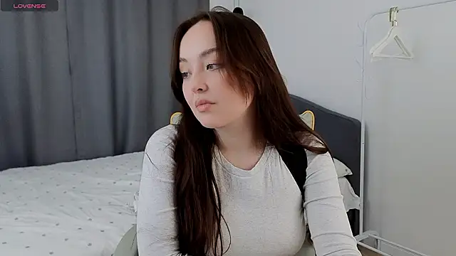 Snapshot of fallin_lovee chatting on 9, 3, 2026 fallin lovee online show from 9, 3, 2026