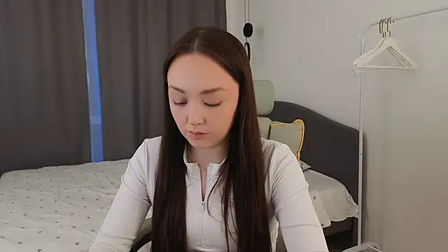 Snapshot of fallin_lovee chatting on 13, 3, 2026 fallin lovee online show from 13, 3, 2026