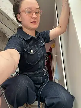 LilyLuck  online show from 23, 3, 2026