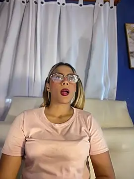 MiaSizzle online show from 20, 2, 2026