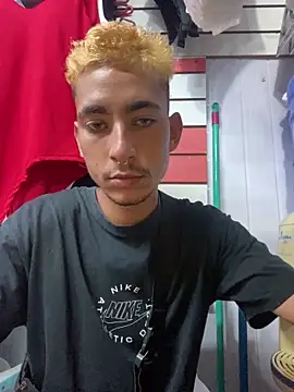 Snapshot of GuioficialBr chatting on 22, 12, 2025 GuioficialBr online show from 22, 12, 2025