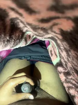 Snapshot of Horny__daddy0 chatting on 23, 12, 2025 Horny daddy0 online show from 23, 12, 2025