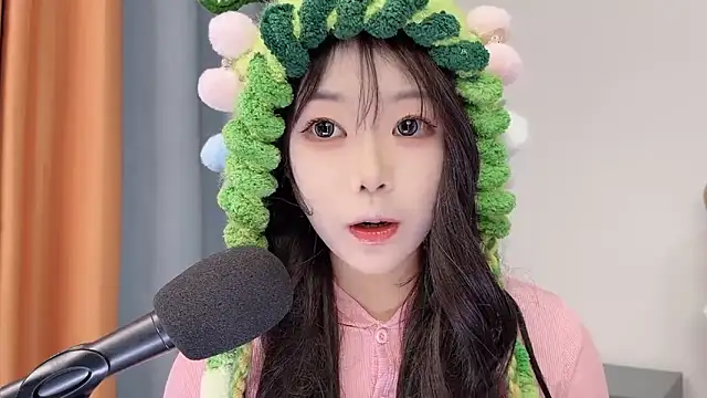 Snapshot of smalldaisy chatting on 2, 2, 2026 smalldaisy online show from 2, 2, 2026