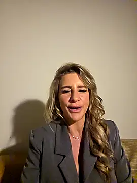 Snapshot of LaLynn chatting on 1, 3, 2026 LaLynn online show from 1, 3, 2026