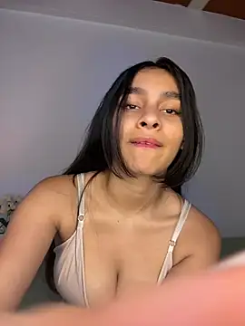 ManuelaEvans  online show from 7, 5, 2026