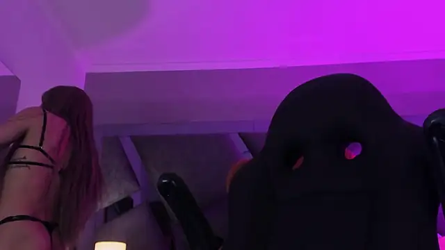 Snapshot of Charlotteinpole chatting on 17, 3, 2026 Charlotteinpole online show from 17, 3, 2026