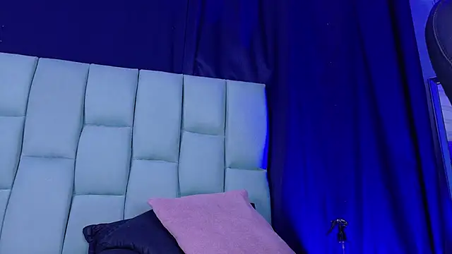 Emilyy05  online show from 29, 4, 2026