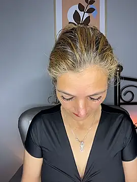 JennaMilf  online show from 8, 5, 2026