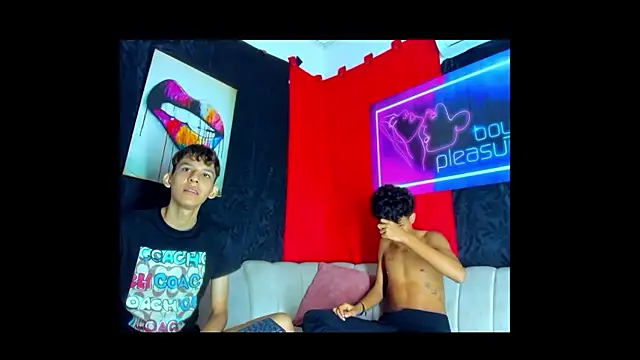 Snapshot of Pleasure_boys_hot chatting on 10, 1, 2026 Pleasure boys hot online show from 10, 1, 2026