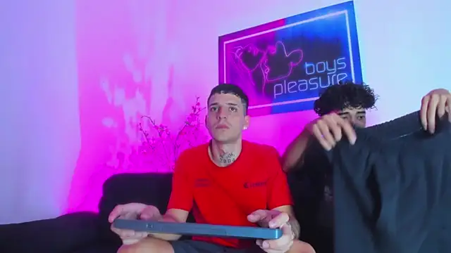 Snapshot of Pleasure_boys_hot chatting on 17, 3, 2026 Pleasure boys hot online show from 17, 3, 2026