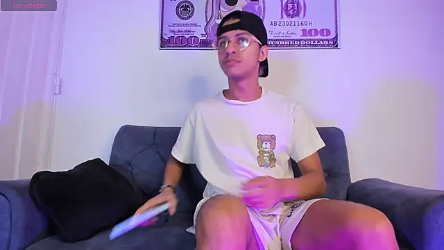 Victor LatinBoy online show from 21, 4, 2026