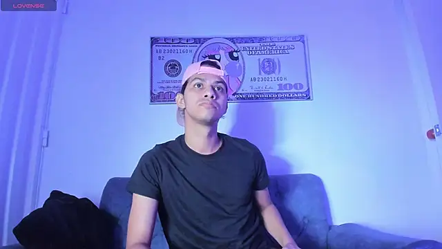 Victor LatinBoy online show from 5, 5, 2026