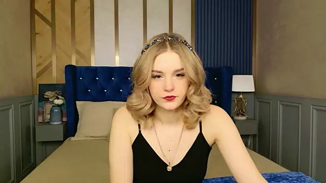 Snapshot of Molly_Voss chatting on 13, 3, 2026 Molly Voss online show from 13, 3, 2026