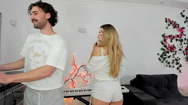 Snapshot of Stacy_Liam chatting on 22, 3, 2026 Stacy Liam online show from 22, 3, 2026