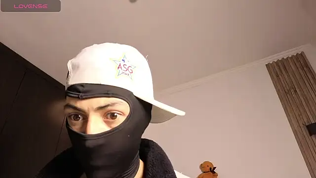 cute emmma online show from 30, 4, 2026