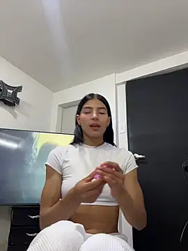 Snapshot of Ema_Rose_ chatting on 7, 4, 2026 Ema Rose online show from 7, 4, 2026
