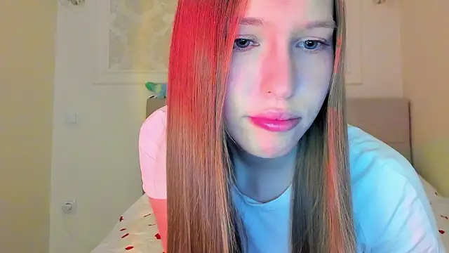 Snapshot of Alllura chatting on 4, 2, 2026 Alllura online show from 4, 2, 2026