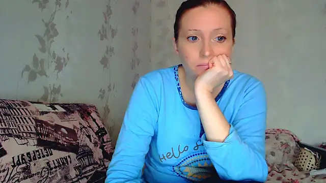 Snapshot of CrystallAngel chatting on 2, 2, 2026 CrystallAngel online show from 2, 2, 2026