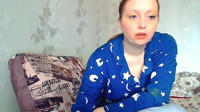 Snapshot of CrystallAngel chatting on 5, 2, 2026 CrystallAngel online show from 5, 2, 2026