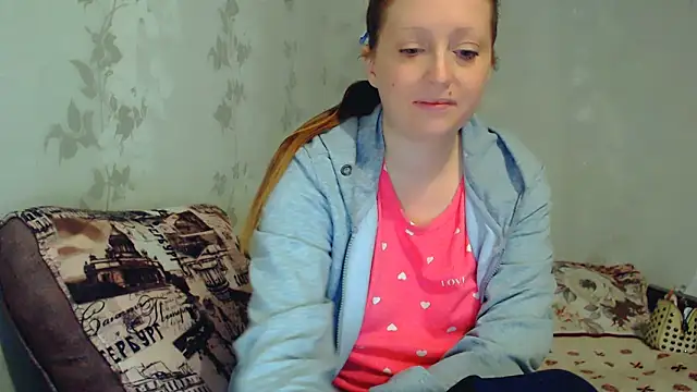 Snapshot of CrystallAngel chatting on 13, 2, 2026 CrystallAngel online show from 13, 2, 2026