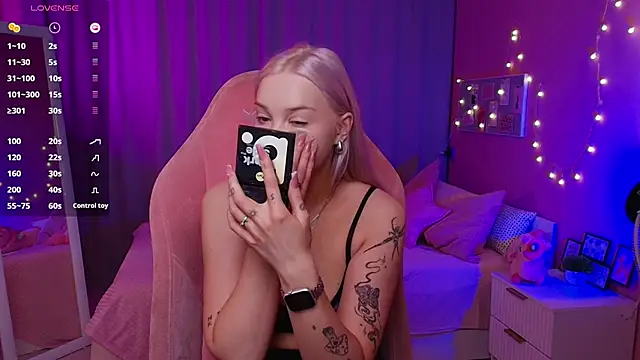 Snapshot of Leslie_Caronn chatting on 20, 3, 2026 Leslie Caronn online show from 20, 3, 2026