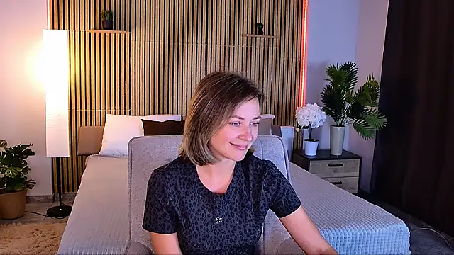 EmeraldGlow online show from 22, 5, 2026