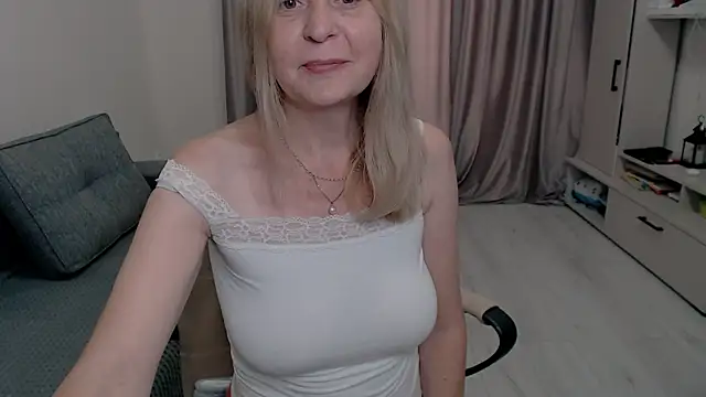 MiLenaMilf online show from 5, 8, 2026