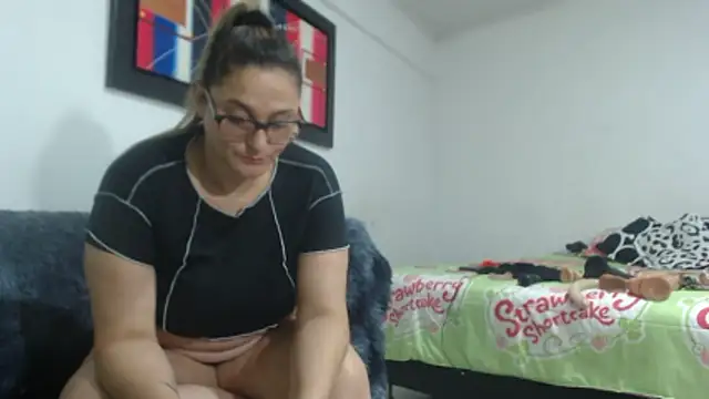 pareja latina1483 online show from 7, 3, 2026