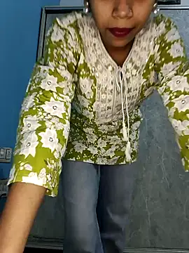 Snapshot of Hottest_Radhika__ chatting on 15, 3, 2026 Hottest Radhika online show from 15, 3, 2026