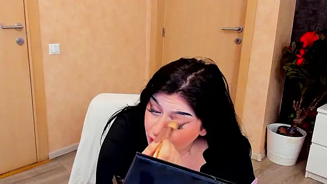 Snapshot of NayaNoirX chatting on 2, 2, 2026 NayaNoirX online show from 2, 2, 2026