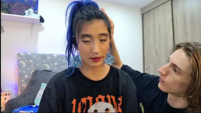 Snapshot of LunaisBack chatting on 4, 3, 2026 LunaisBack online show from 4, 3, 2026