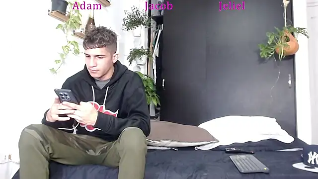 Interracial Snow Bunny online show from 5, 1, 2026